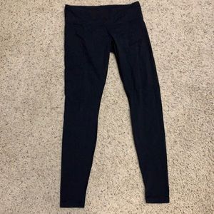Black lululemon yoga pants